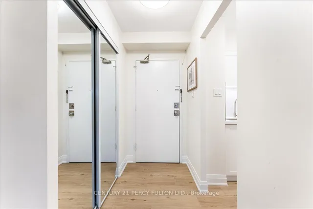 15 London Green Crt #705, Toronto 4