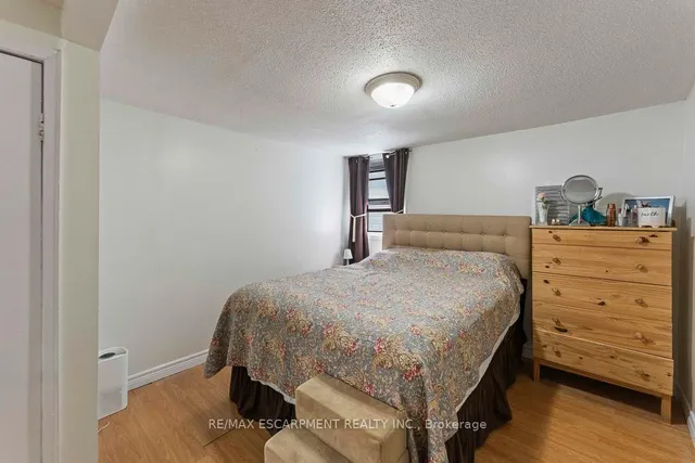 253 Eaglewood Blvd, Mississauga 5