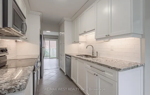 900 Central Park Dr #104, Brampton 4