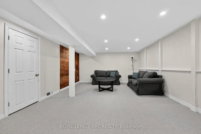 453 Woodview Rd #4, Burlington 4