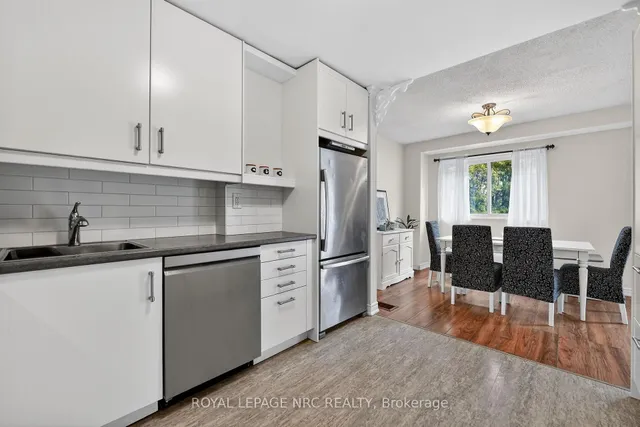453 Woodview Rd #4, Burlington 3