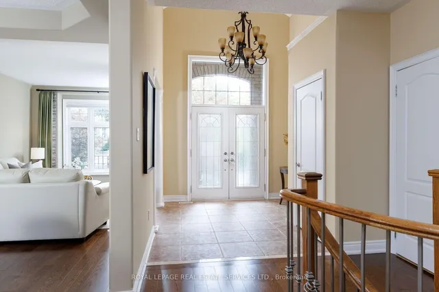 2424 Tesla Cres, Oakville 5