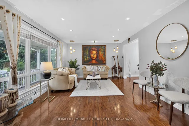 2 Jubilee Crt, Brampton 3