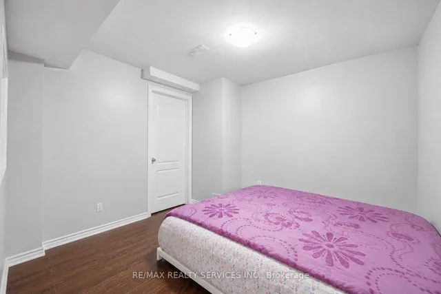 3 Fenchurch Dr, Brampton 5