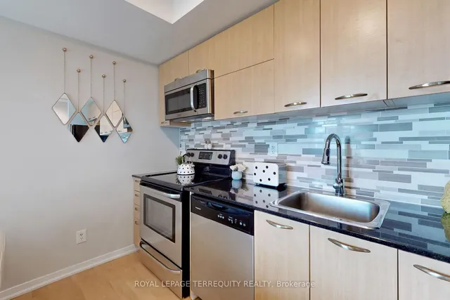 38 Joe Shuster Way #710, Toronto 5