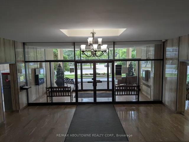1359 White Oaks Blvd #306, Oakville 4