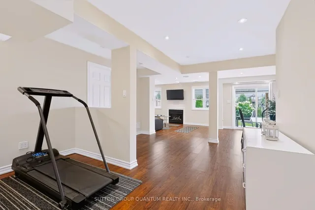 1487 Rolph Terr, Milton 5