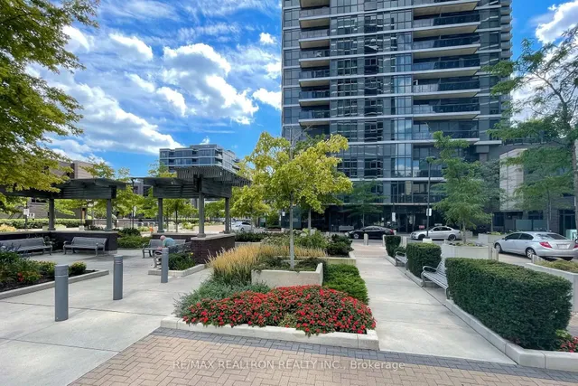 9 Valhalla Inn Rd #1811, Toronto 4