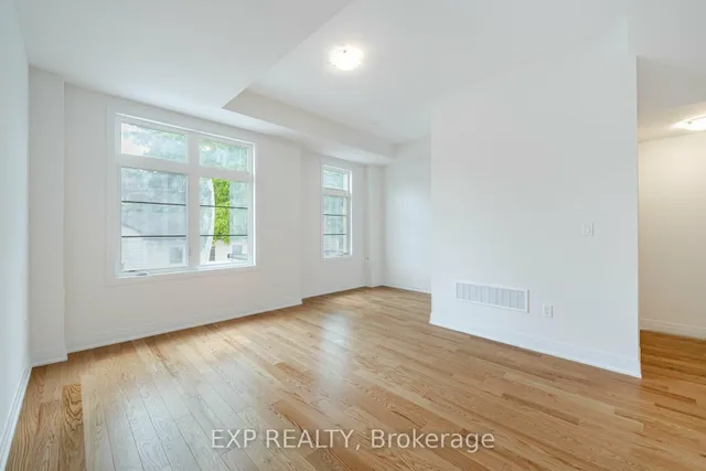 209 Wyndham St, Mississauga 2