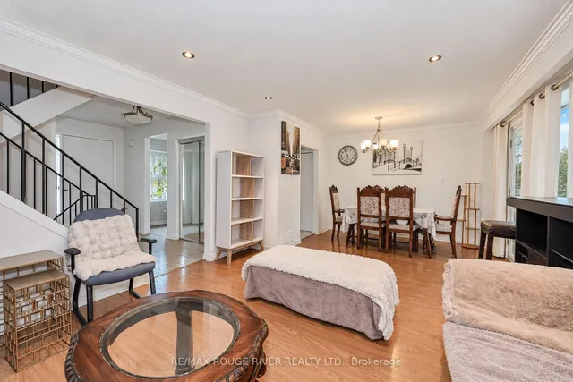 9 Gosford Blvd #3, Toronto 5