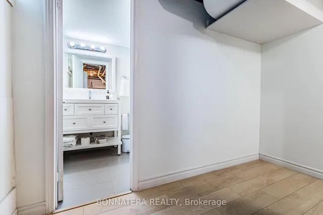 2097 Marine Dr, Oakville 5