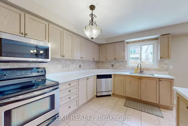 21 Eastview Gate #36, Brampton 2
