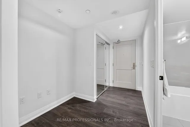 10 Gibbs Rd #406, Toronto 5