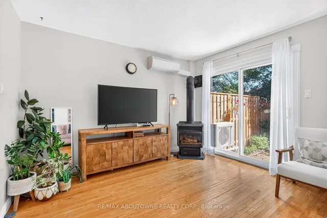 1517 Elm Rd #9, Oakville 4