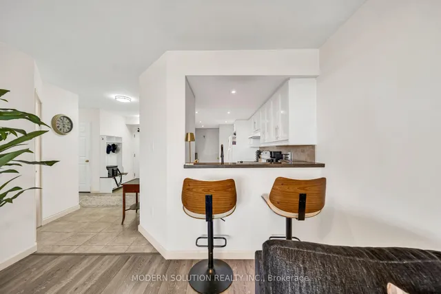 20 Cherrytree Dr #501, Brampton 2
