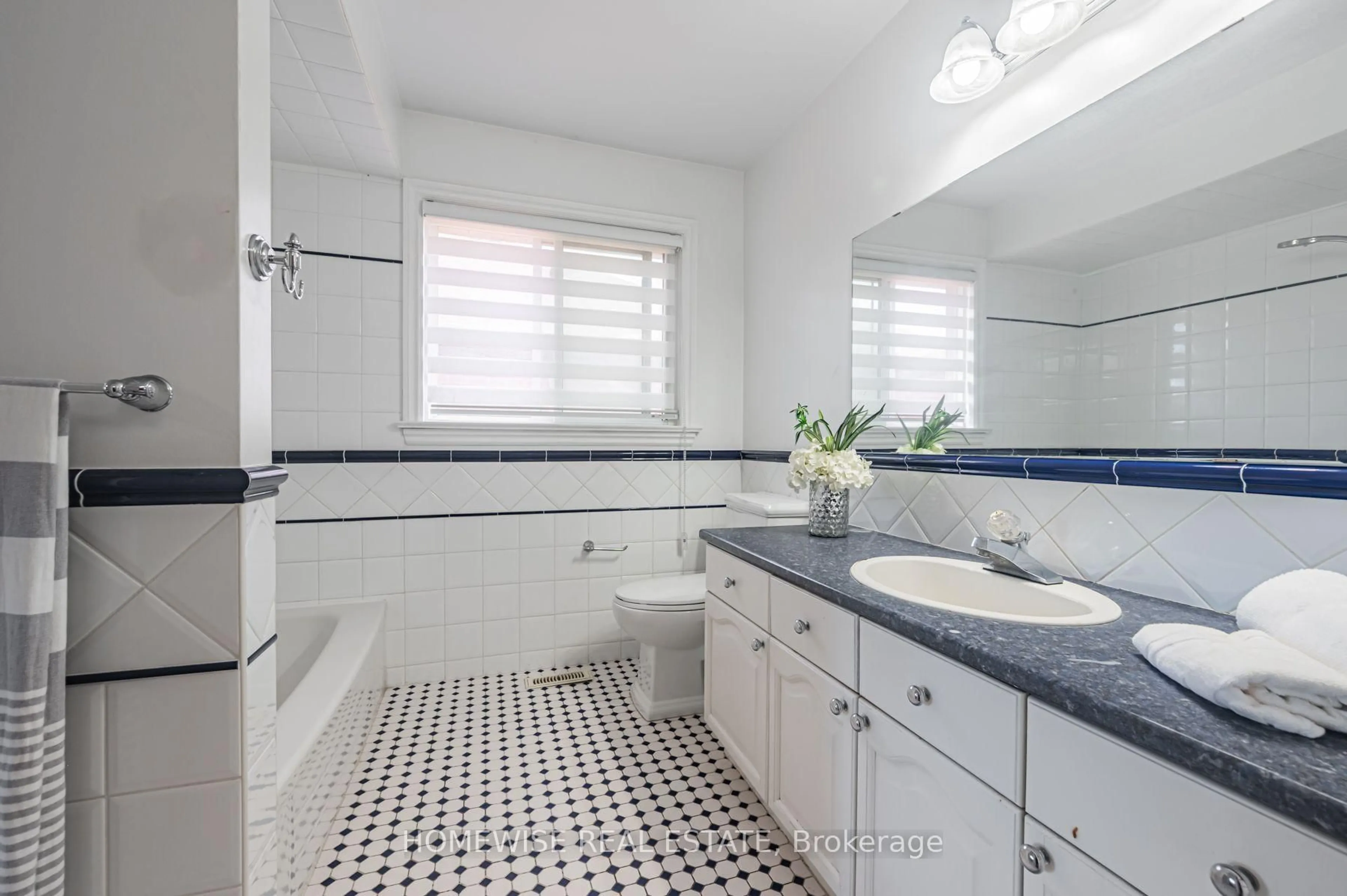 trreb/IMG-W13820620_3df02084-9510-44c4-bed0-86ab68dce39b-l.jpg