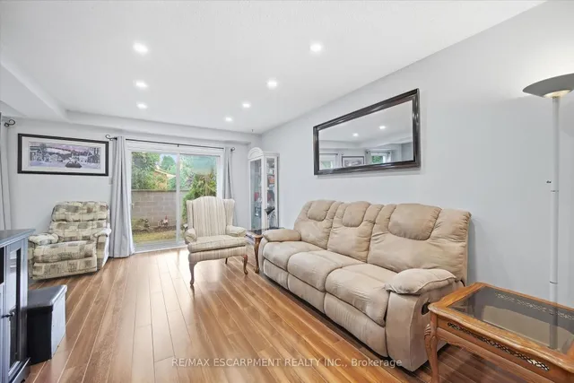 1548 Newlands Cres #14, Burlington 5