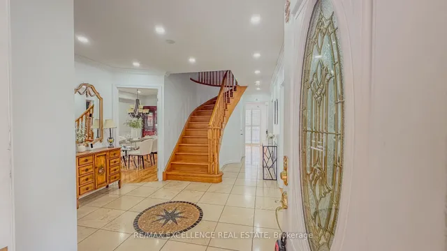 303 Hickory Circ, Oakville 5