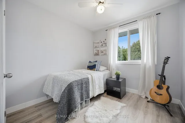 1310 Redbank Cres, Oakville 5