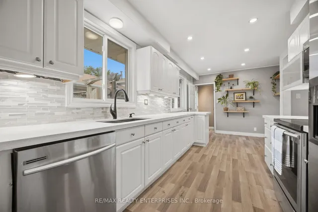 1310 Redbank Cres, Oakville 2