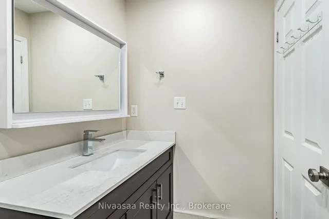 9 Parisian Rd, Brampton 3