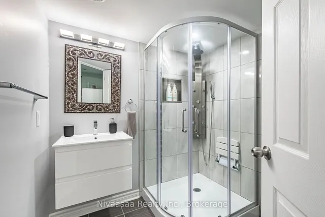 9 Parisian Rd, Brampton 4