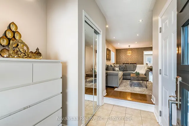9 Parisian Rd, Brampton 5