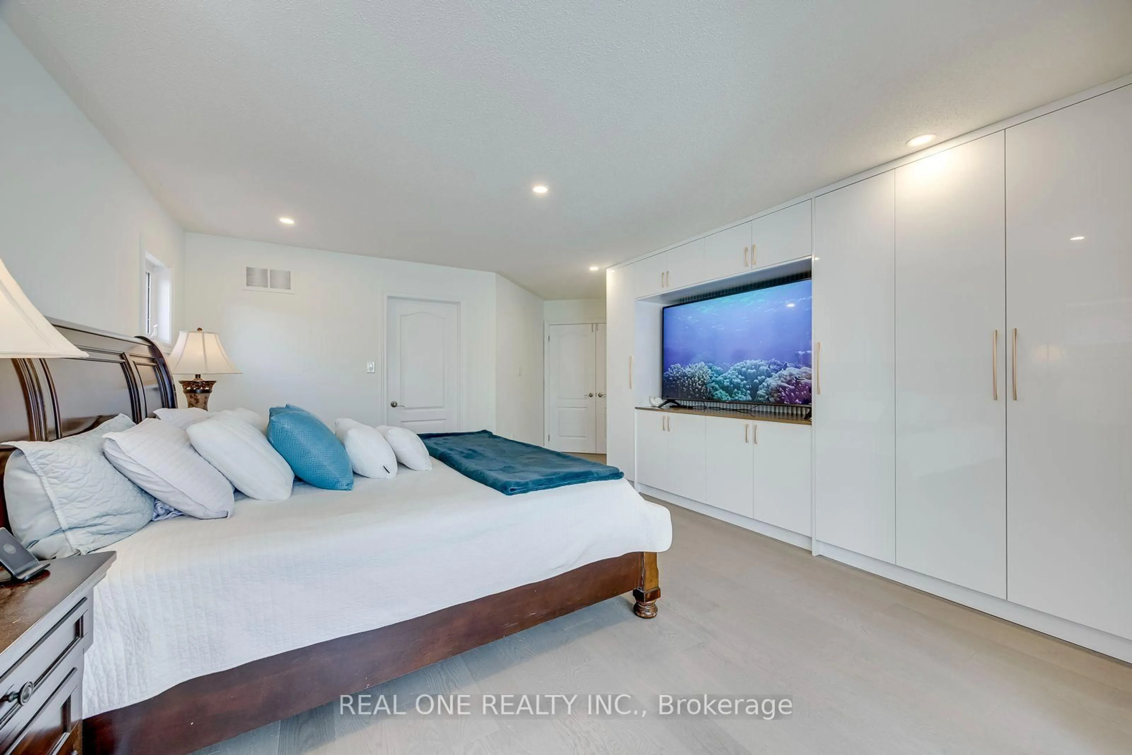 trreb/IMG-W13821976_0bfaa798-d560-4587-a676-e03ebb9b97f2-l.jpg