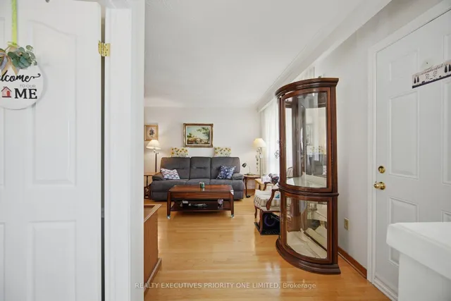 43 Elana Dr, Toronto 5