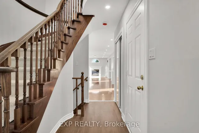 6 Purdy Cres, Toronto 4