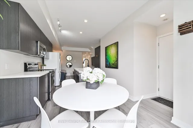 3058 Sixth Line #204, Oakville 4