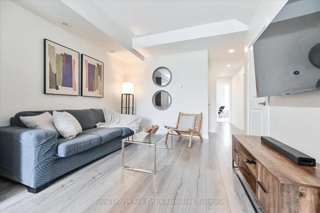 3058 Sixth Line #204, Oakville 5