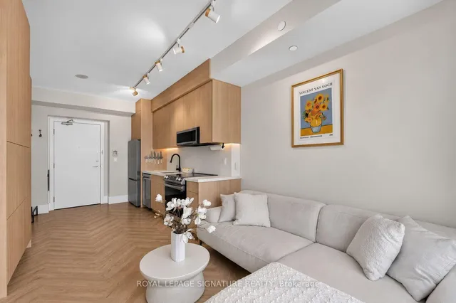 33 Shore Breeze Dr #706, Toronto 4