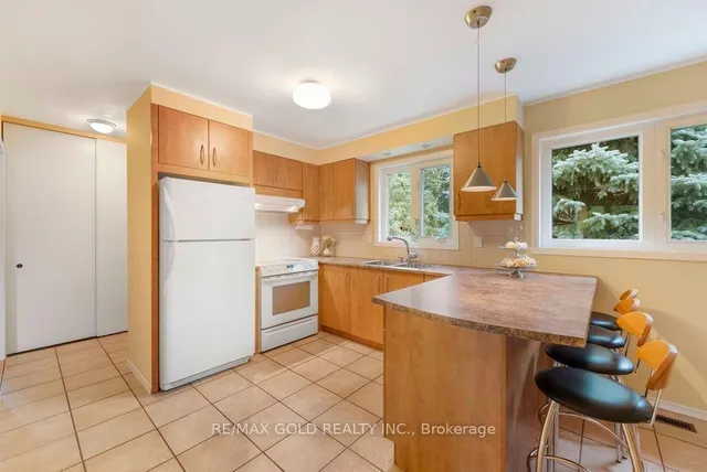 29 Carberry Cres, Brampton 5