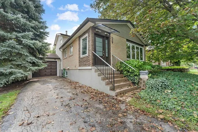 29 Carberry Cres, Brampton 2