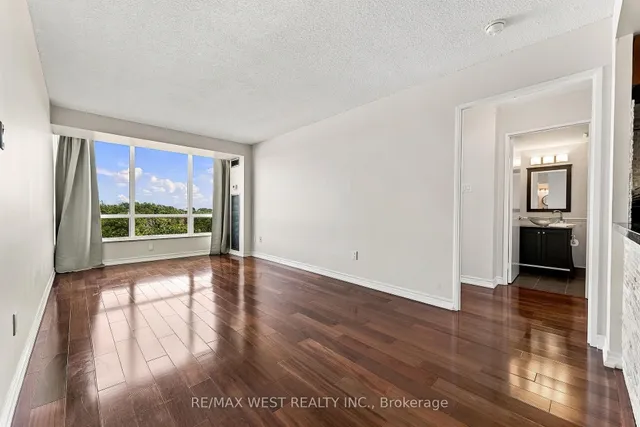 1320 Islington Ave #1009, Toronto 5