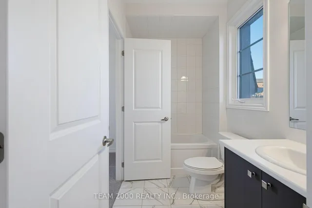 5880 Saigon St, Mississauga 2