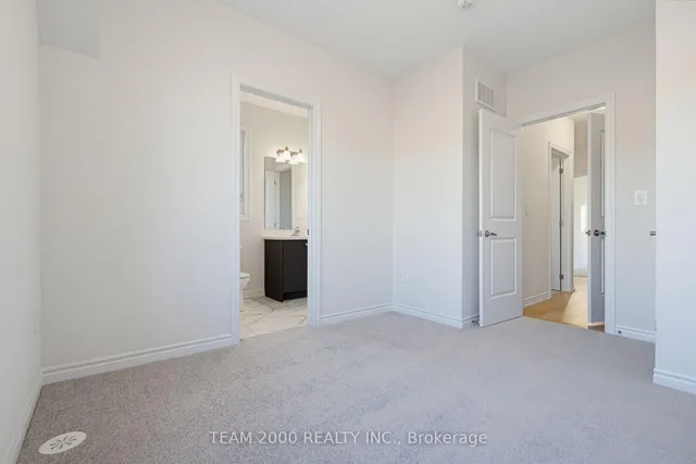 5880 Saigon St, Mississauga 4