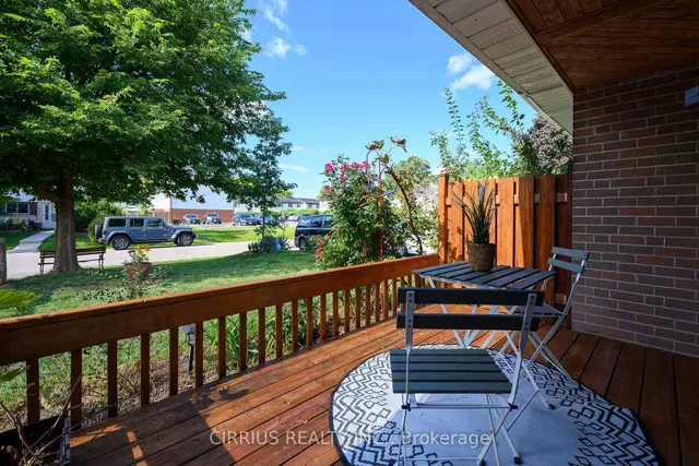 1308 Redbank Cres, Oakville 2
