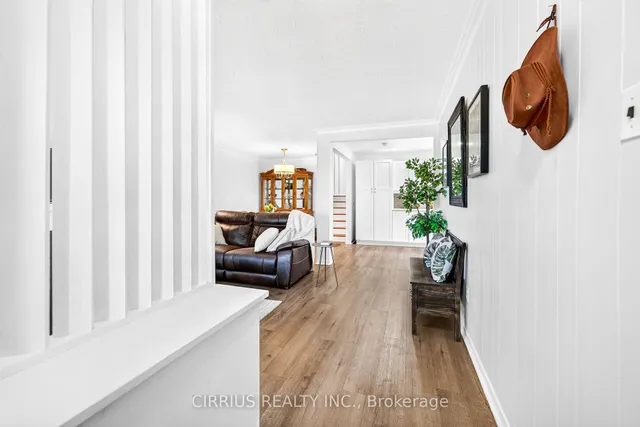 1308 Redbank Cres, Oakville 3