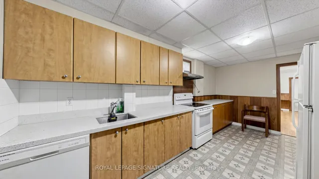 15 Gainsborough Rd, Brampton