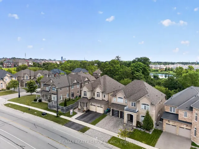 15 Bonnie Braes Dr, Brampton 3