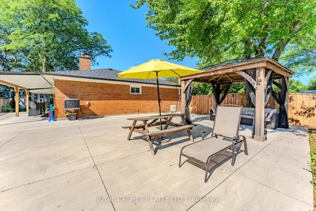 1074 Flagship Dr, Mississauga 5