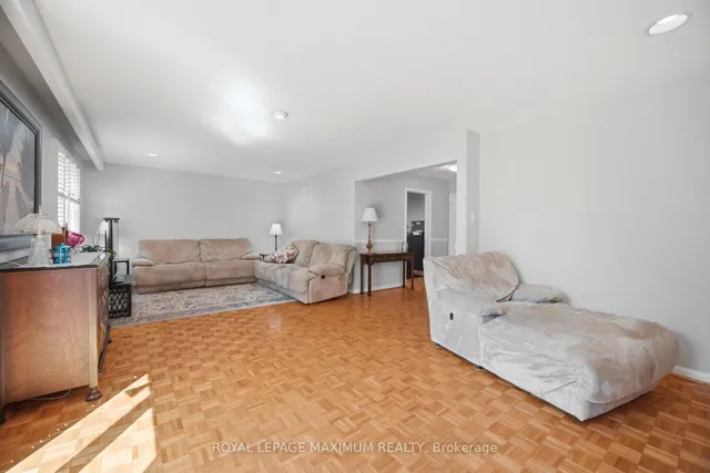 255 John St, Toronto 4