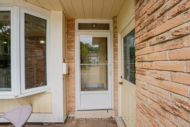 1 Wolverton Cres, Brampton 3