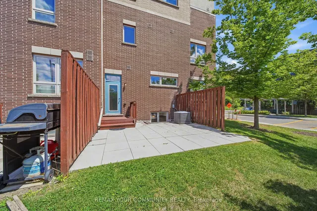 90 Caledonia Park Rd #2, Toronto 2