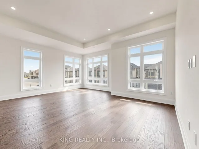 3290 Taha Garden, Oakville 3