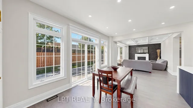 4 Plentywood Dr, Brampton 2