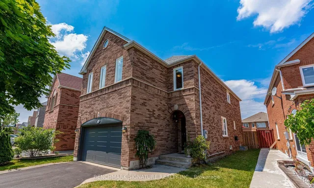 36 Twisted Oak St, Brampton 2