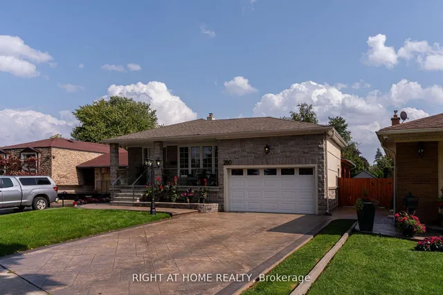 260 Louis Dr, Mississauga 2